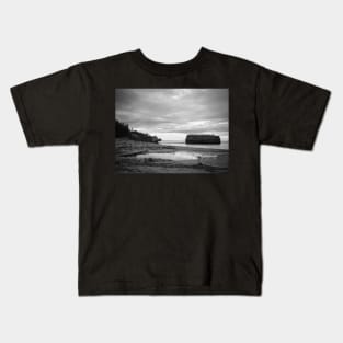 Early Morning at Pokeshaw Rock in New-Brunswick, Canada V4 Kids T-Shirt